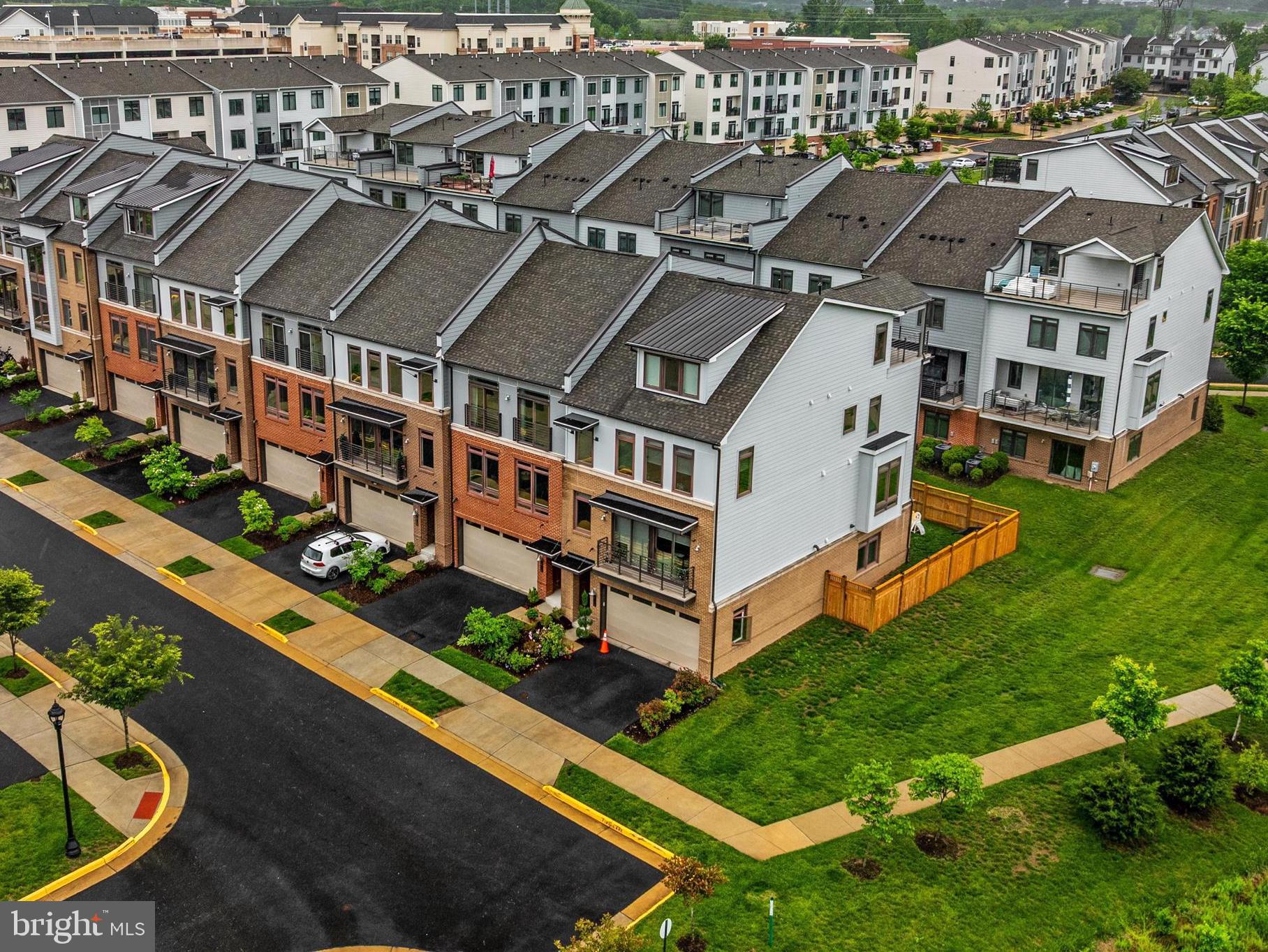 1714 GRAY SHALE TERRACE SE