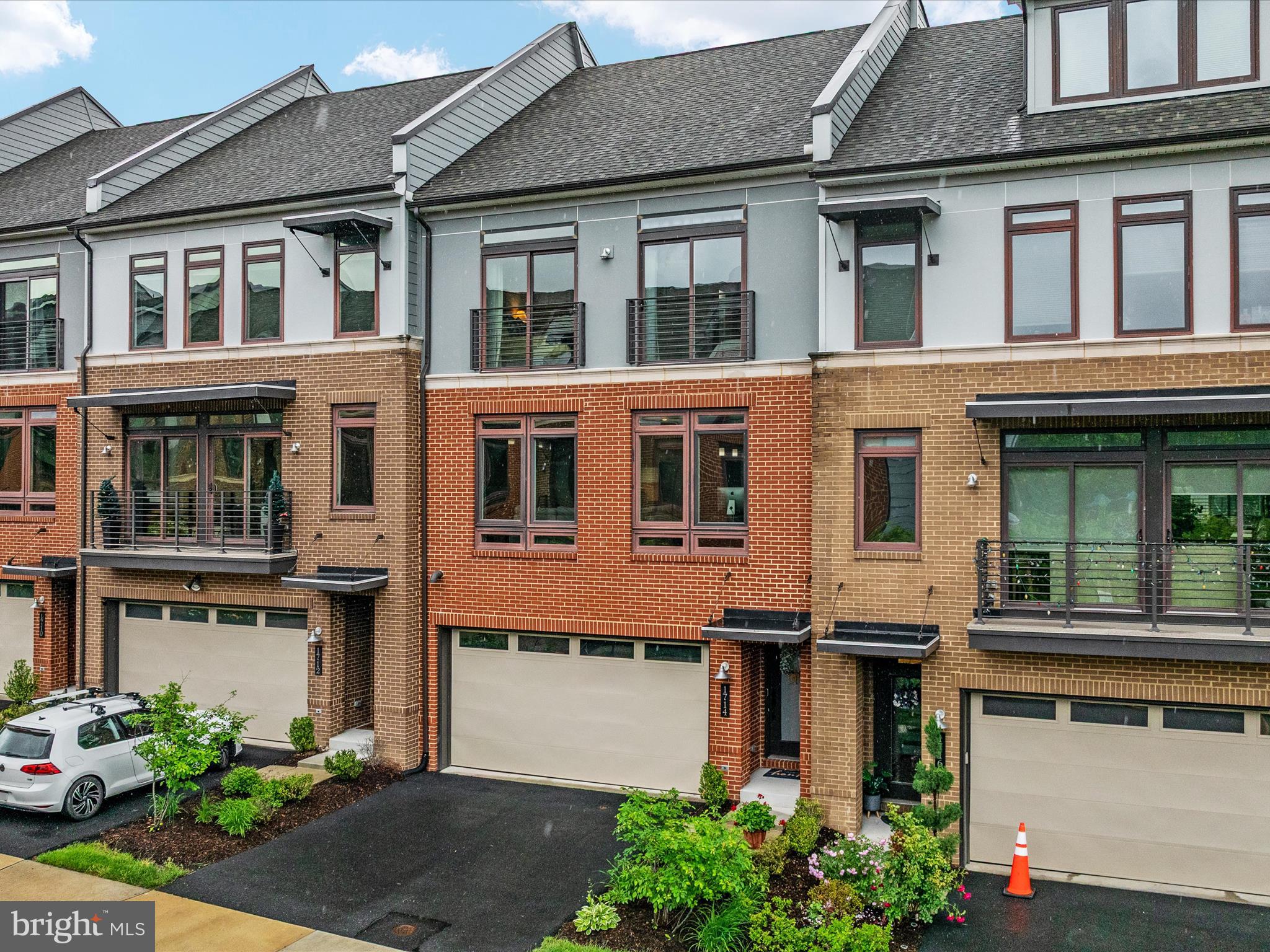 1714 GRAY SHALE TERRACE SE