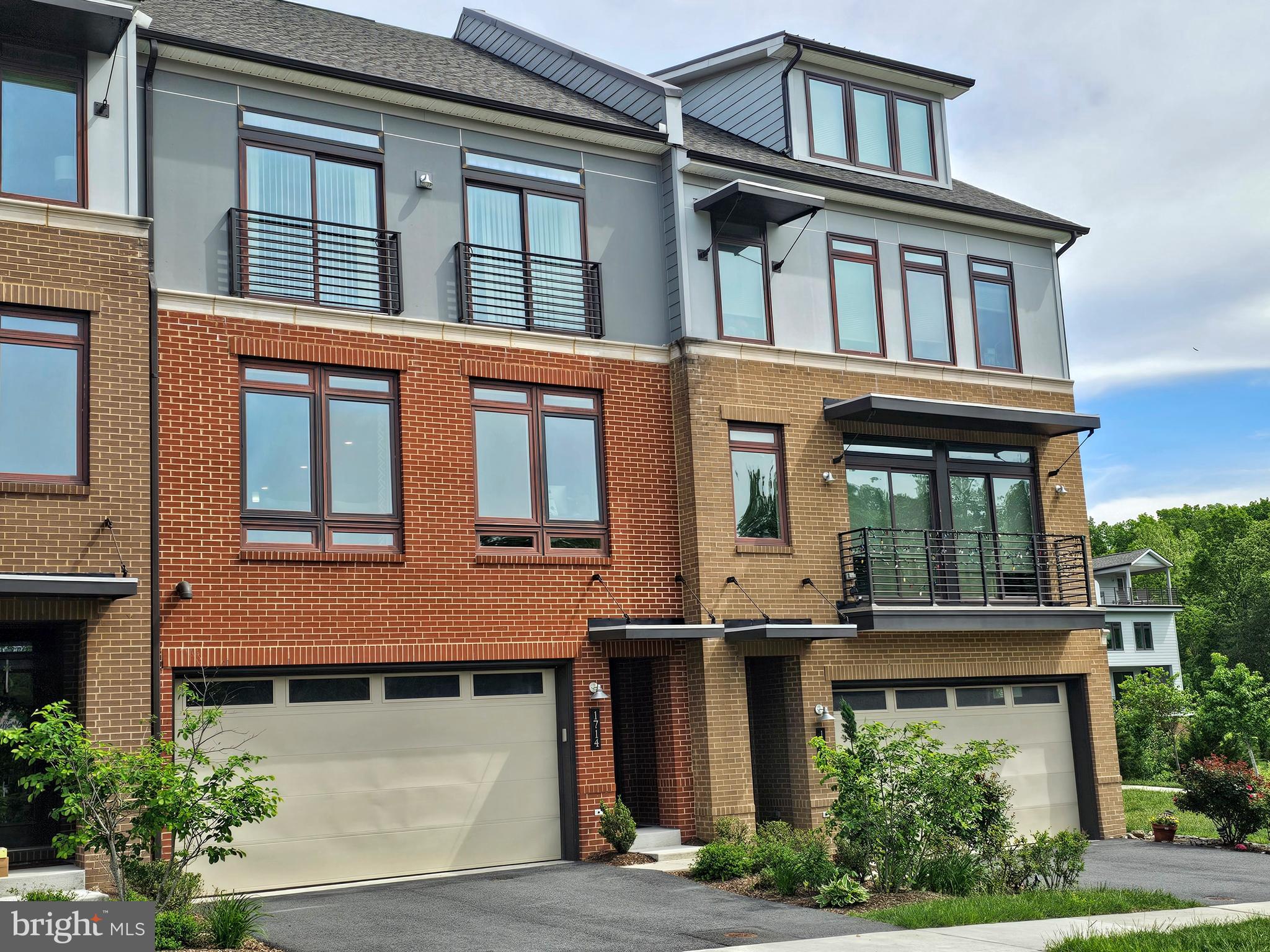 1714 GRAY SHALE TERRACE SE