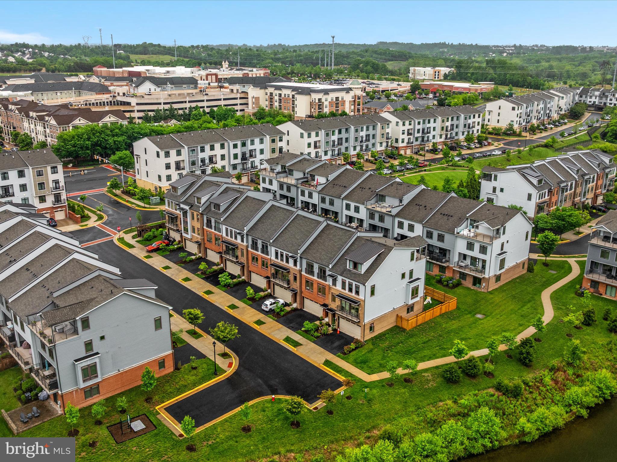 1714 GRAY SHALE TERRACE SE