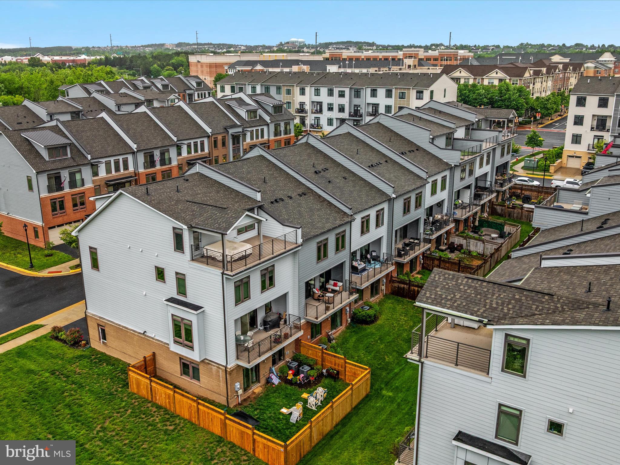 1714 GRAY SHALE TERRACE SE