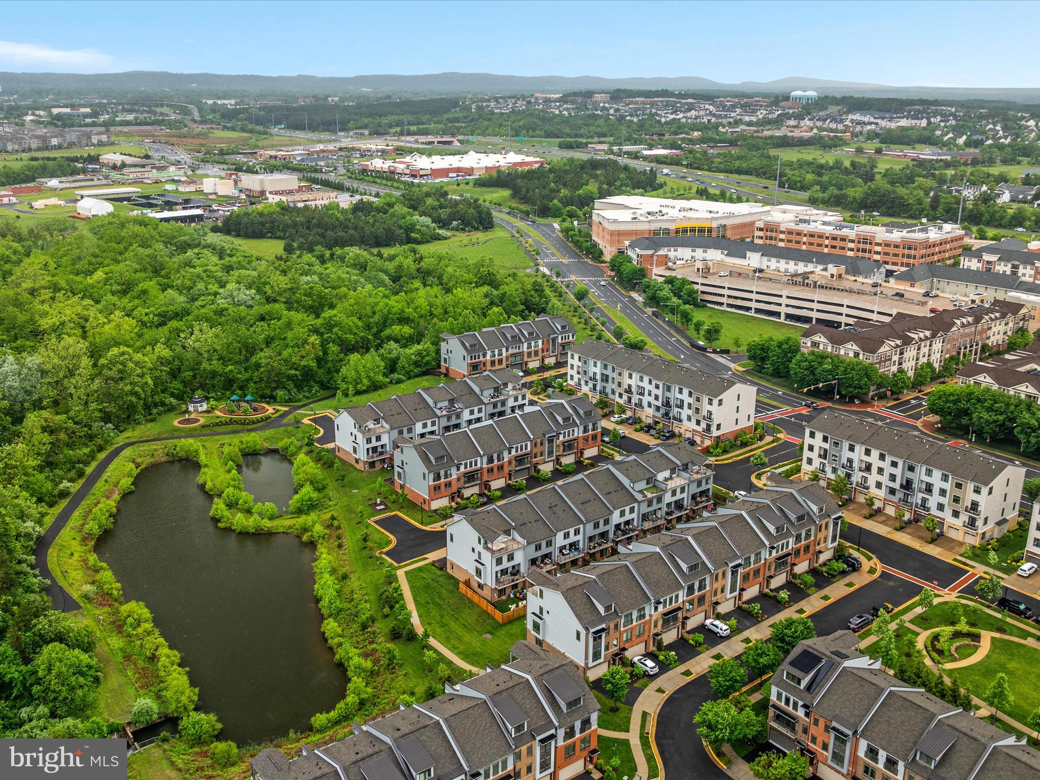 1714 GRAY SHALE TERRACE SE