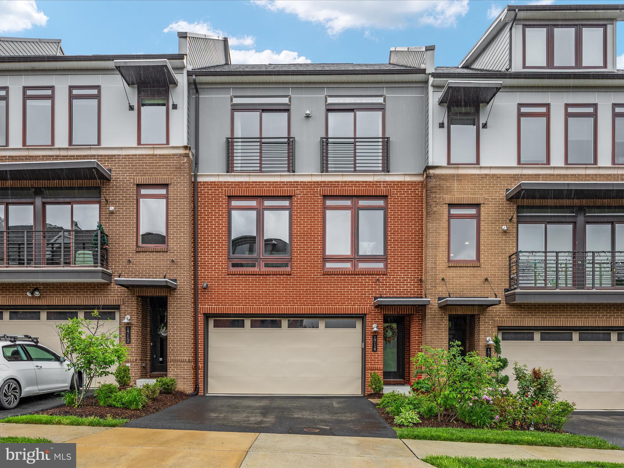 1714 GRAY SHALE TERRACE SE