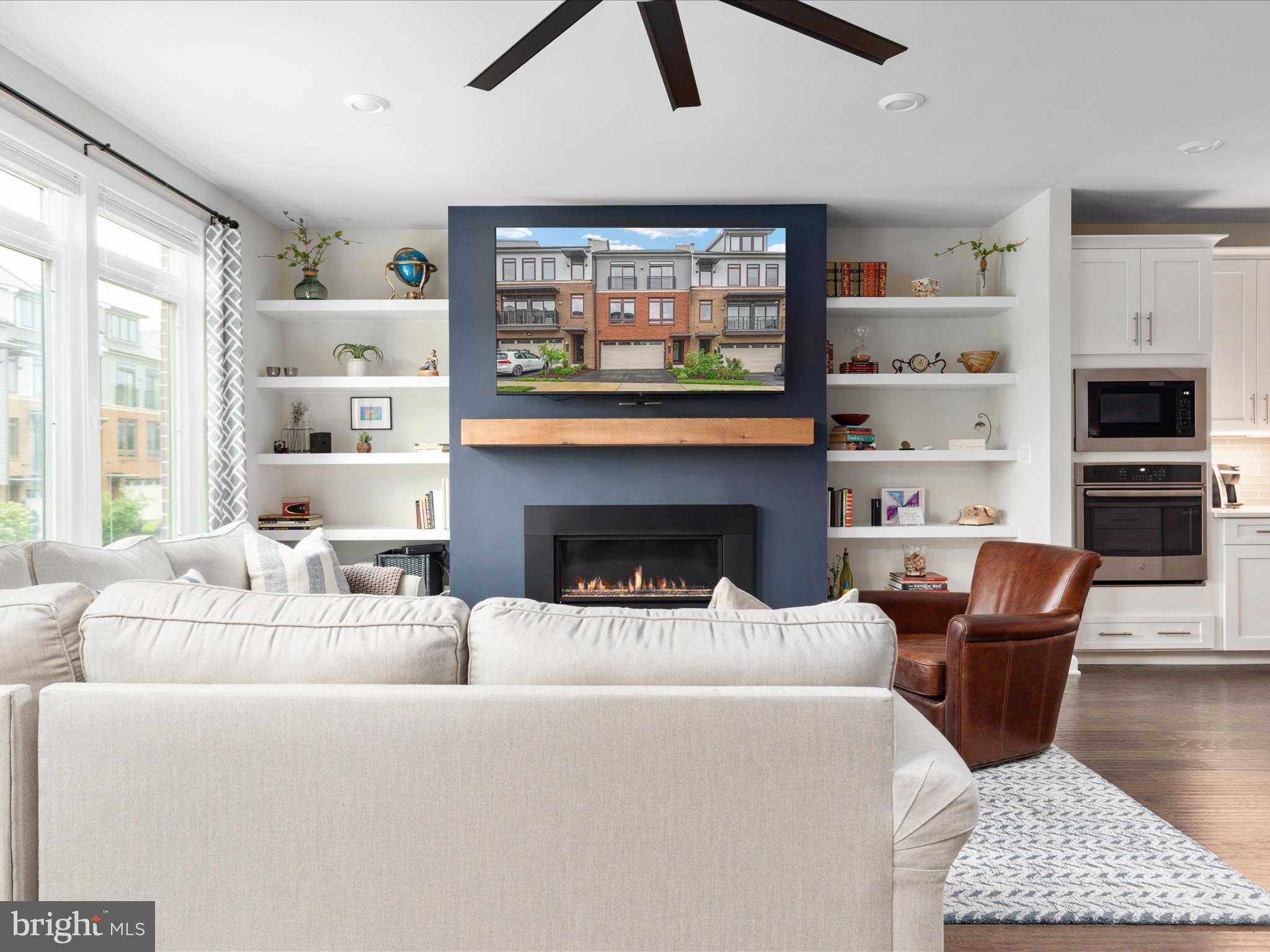 1714 GRAY SHALE TERRACE SE