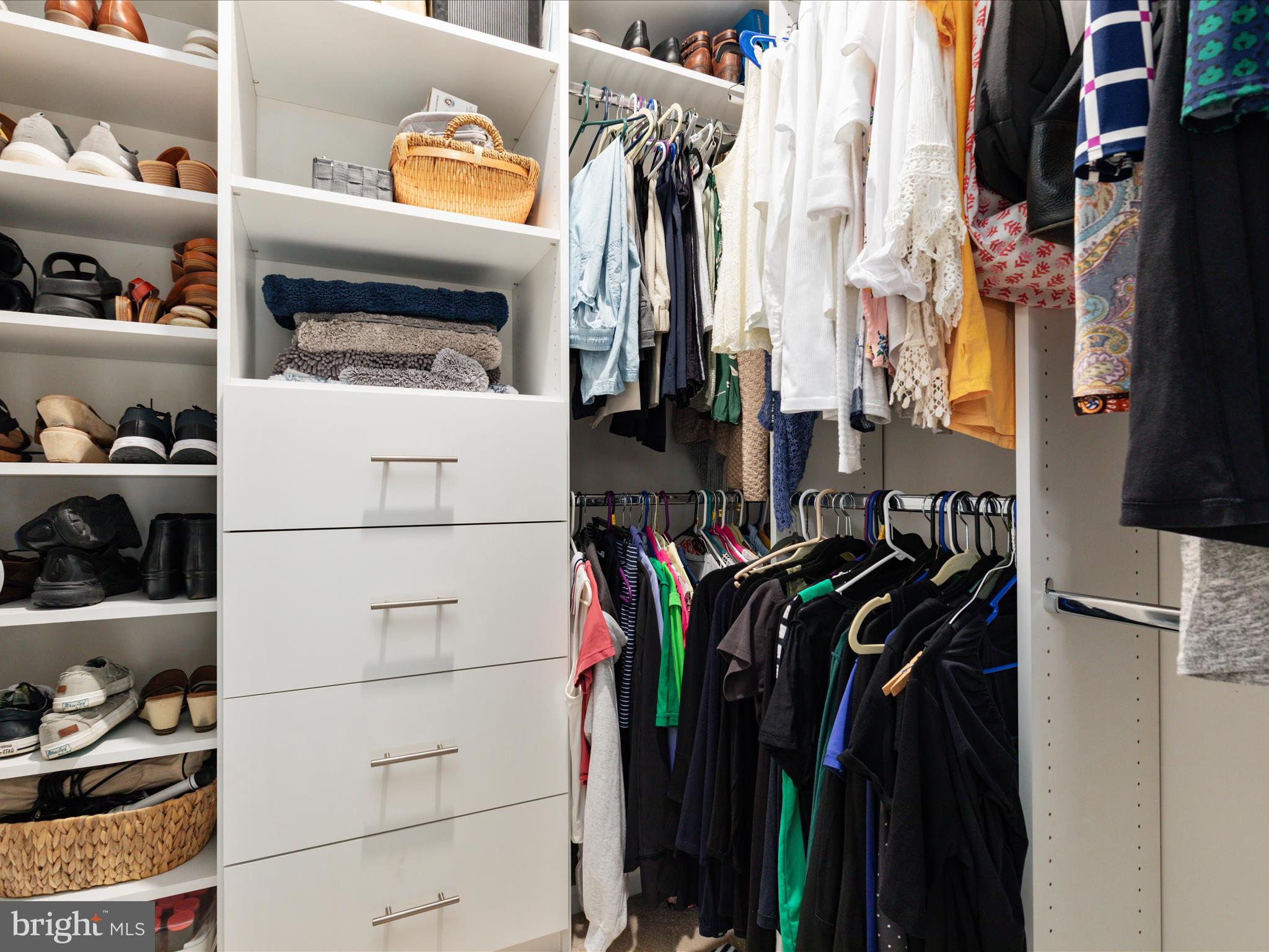 1714 GRAY SHALE TERRACE SE