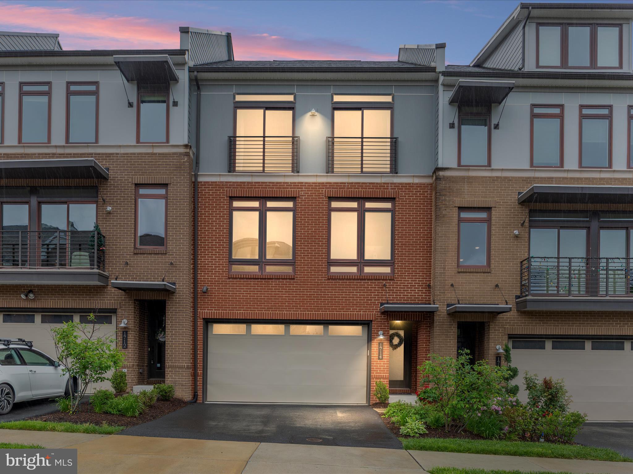 1714 GRAY SHALE TERRACE SE