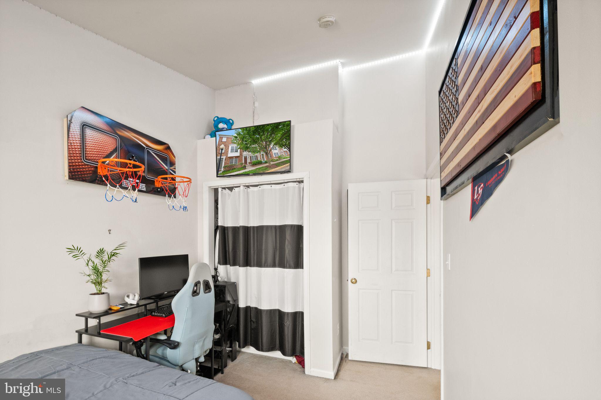 42927 MCCOMAS TERRACE