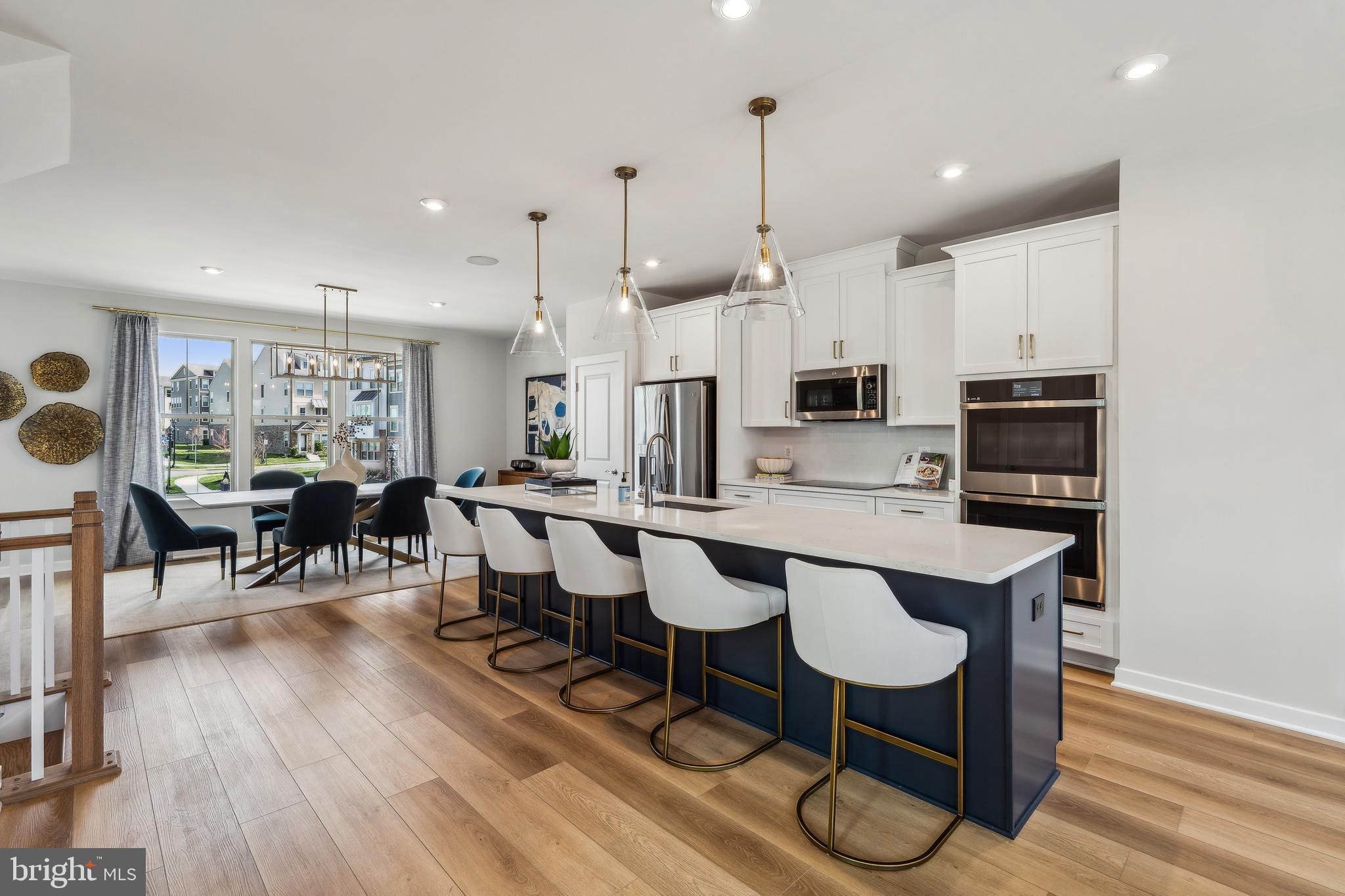 1017 VENIFENA TERRACE SE