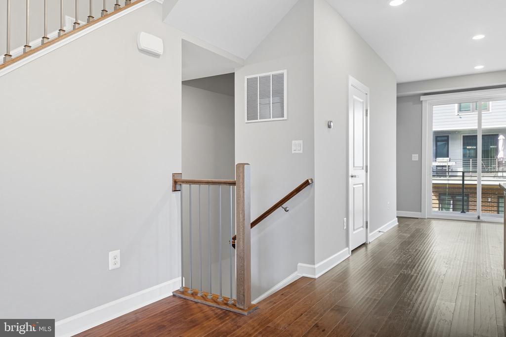 1803 BLUE MARBLE TERRACE SE