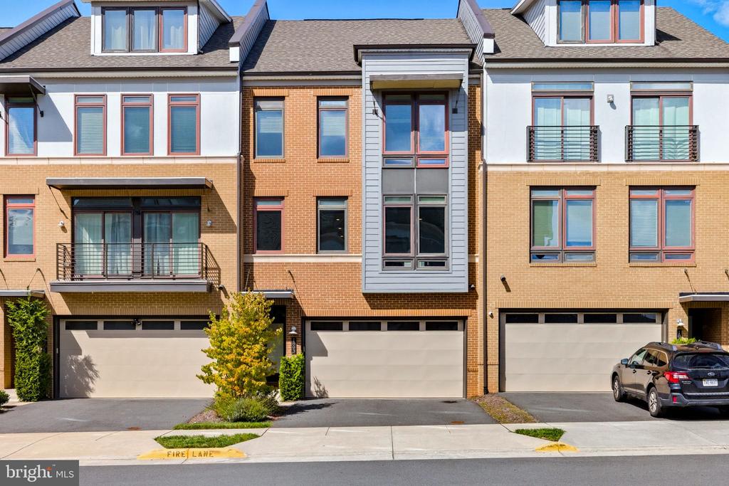 1803 BLUE MARBLE TERRACE SE