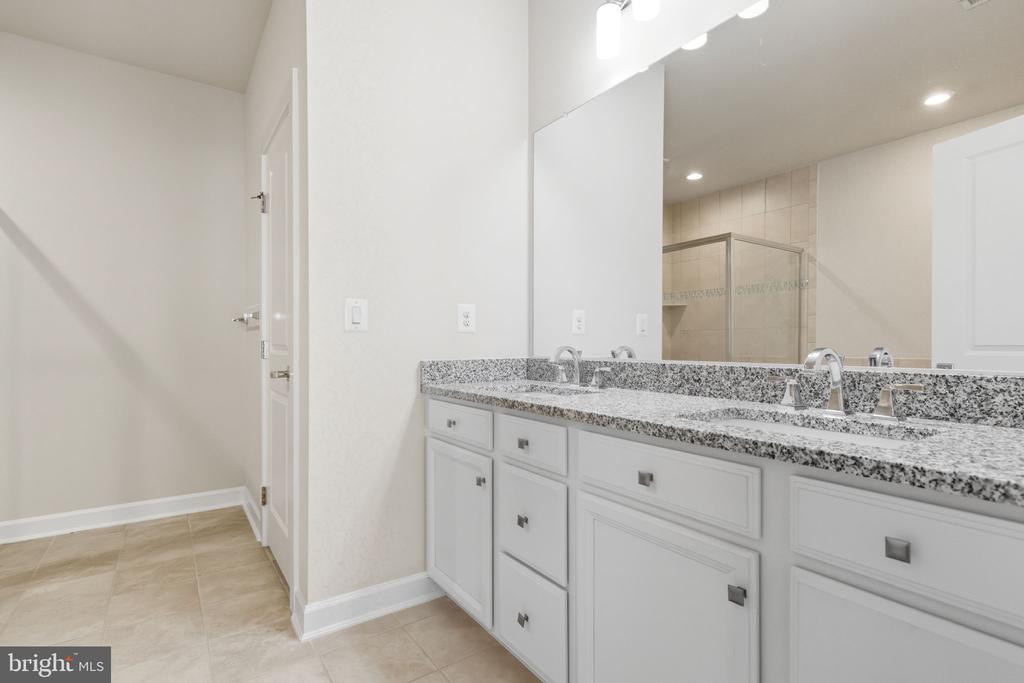 1803 BLUE MARBLE TERRACE SE