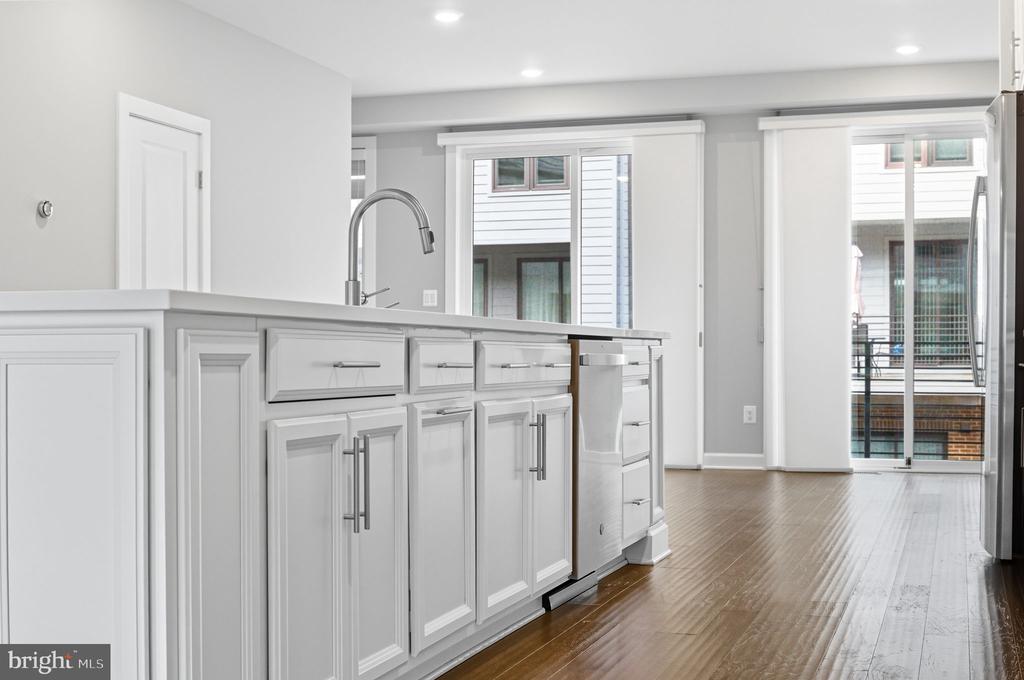 1803 BLUE MARBLE TERRACE SE