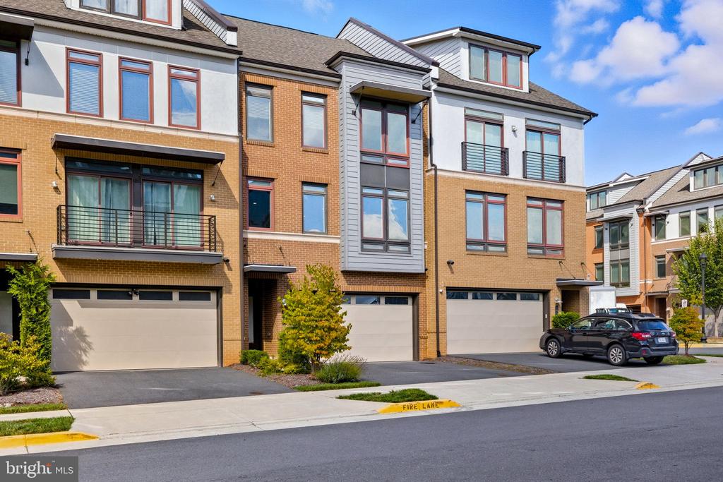 1803 BLUE MARBLE TERRACE SE