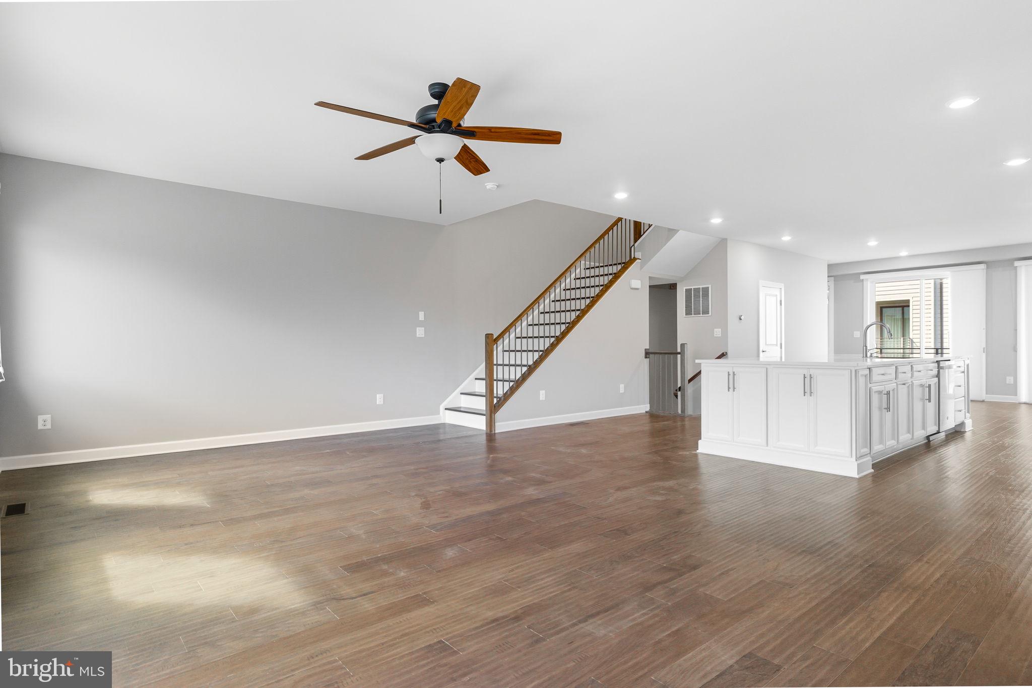 1803 BLUE MARBLE TERRACE SE