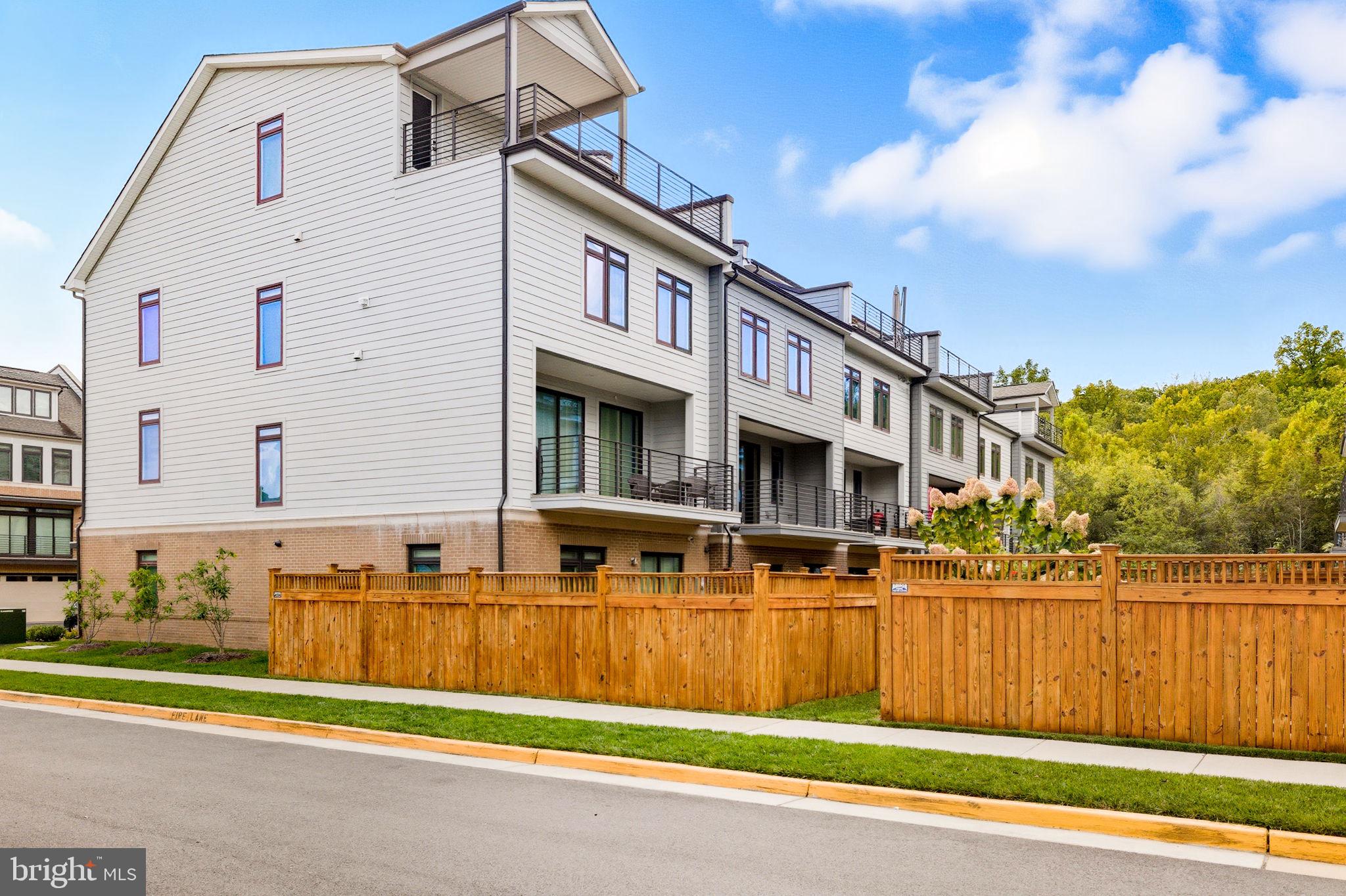 1803 BLUE MARBLE TERRACE SE