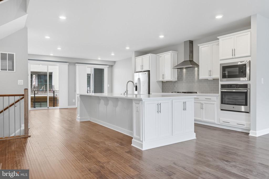 1803 BLUE MARBLE TERRACE SE