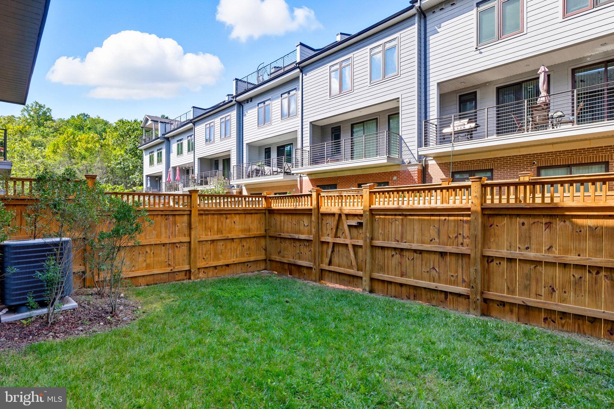 1803 BLUE MARBLE TERRACE SE