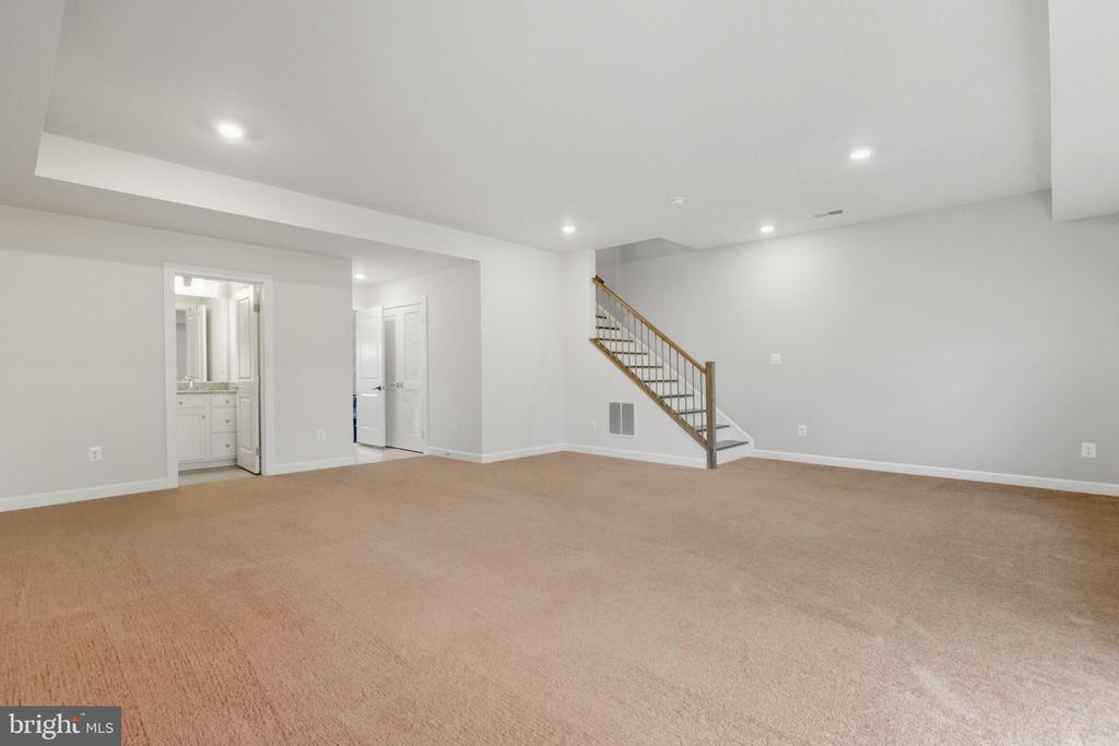 1803 BLUE MARBLE TERRACE SE