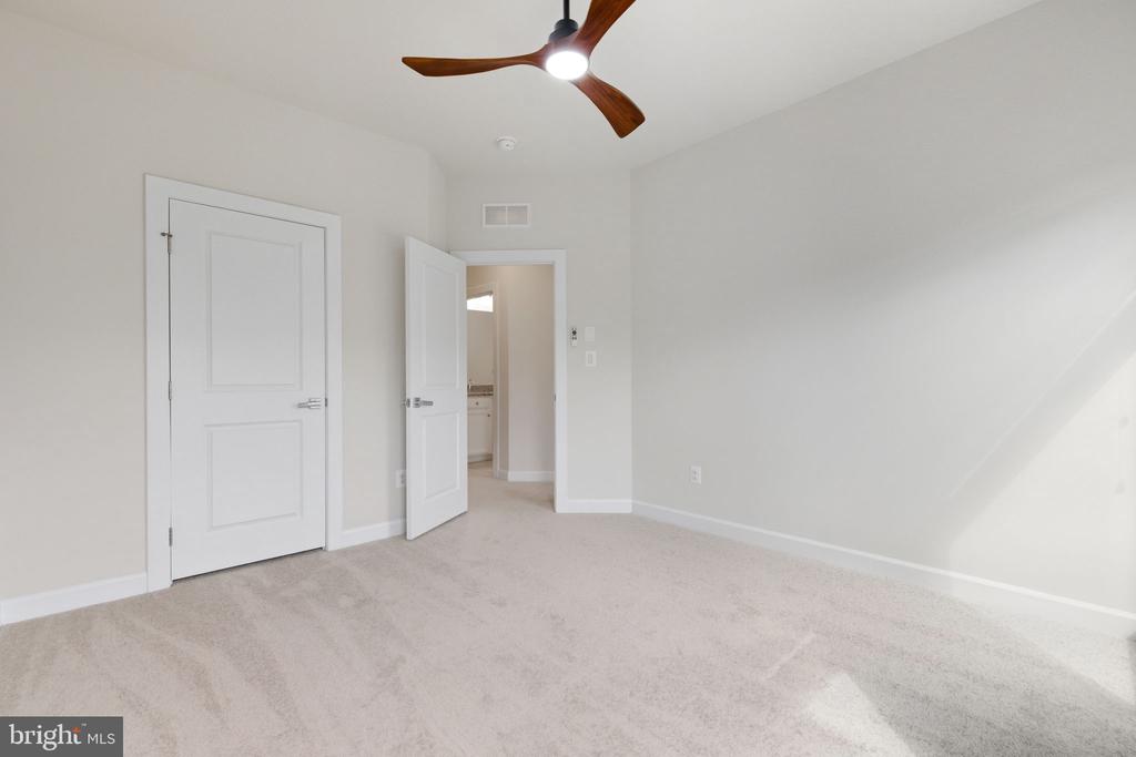 1803 BLUE MARBLE TERRACE SE