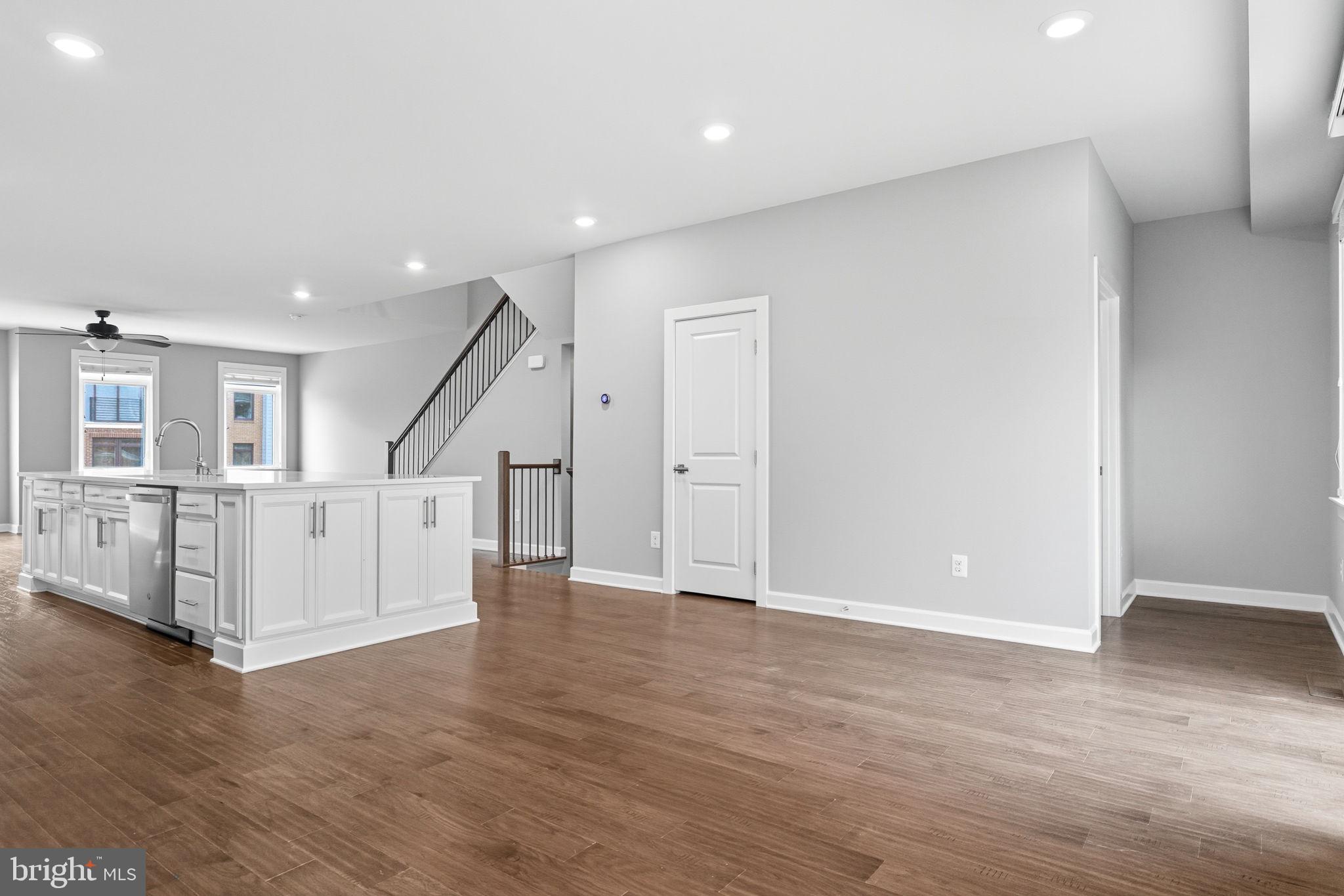 1803 BLUE MARBLE TERRACE SE