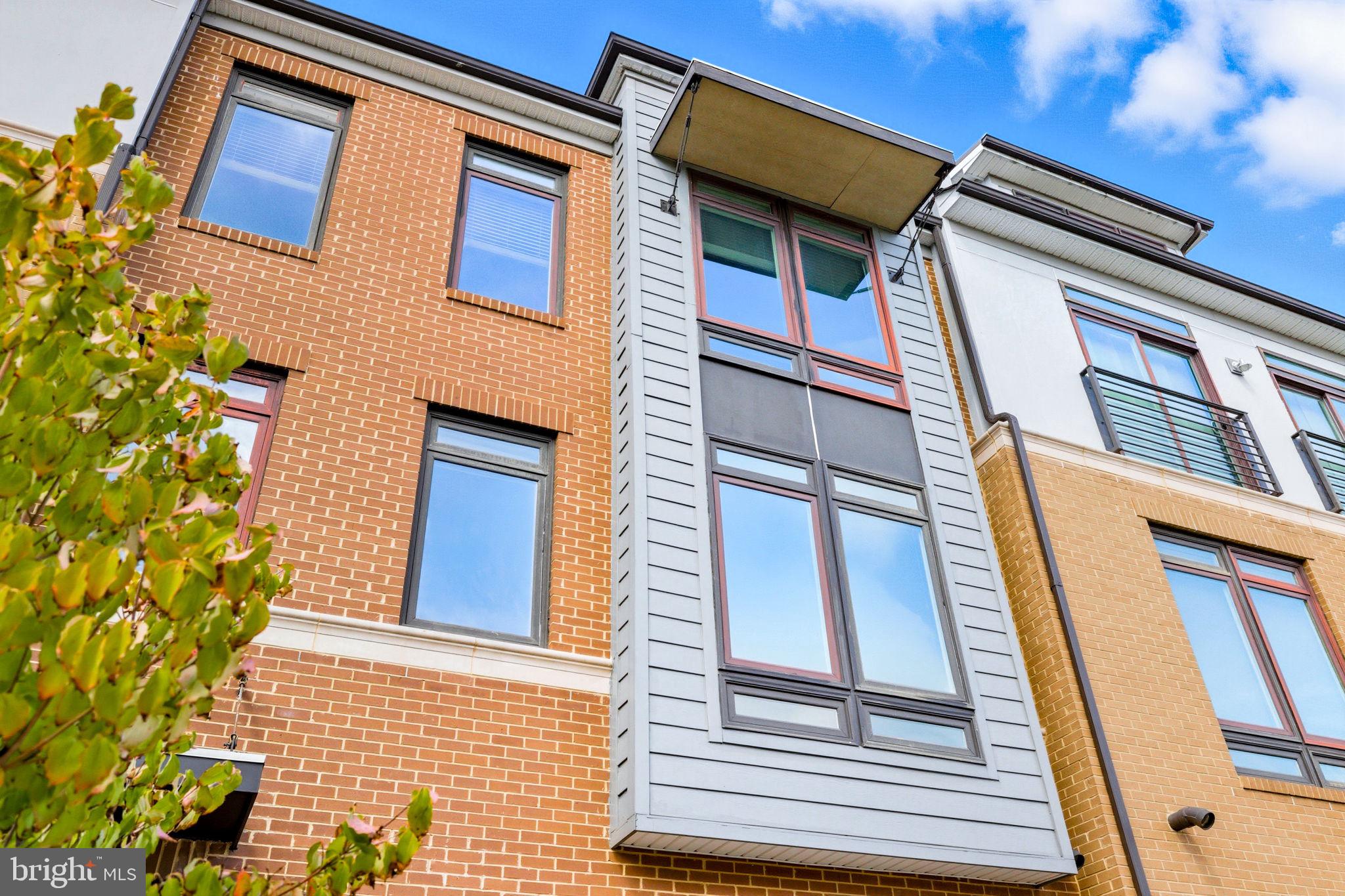 1803 BLUE MARBLE TERRACE SE