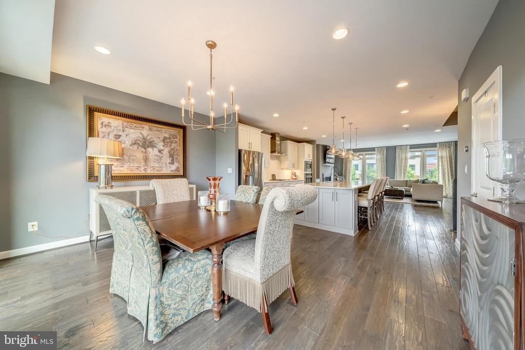 1521 RIBBON LIMESTONE TERRACE SE