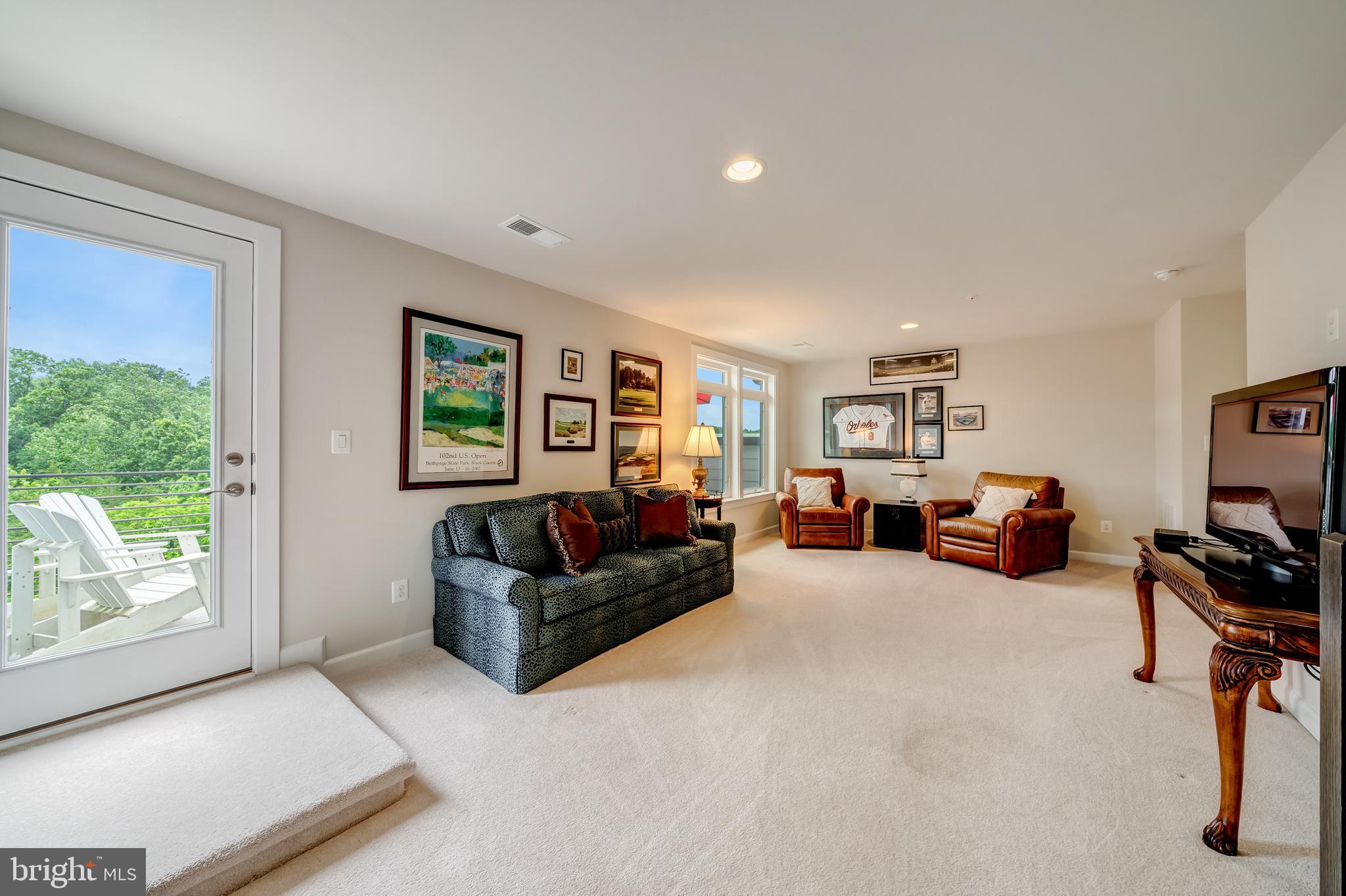 1521 RIBBON LIMESTONE TERRACE SE