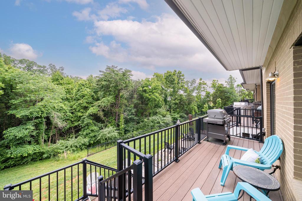1521 RIBBON LIMESTONE TERRACE SE