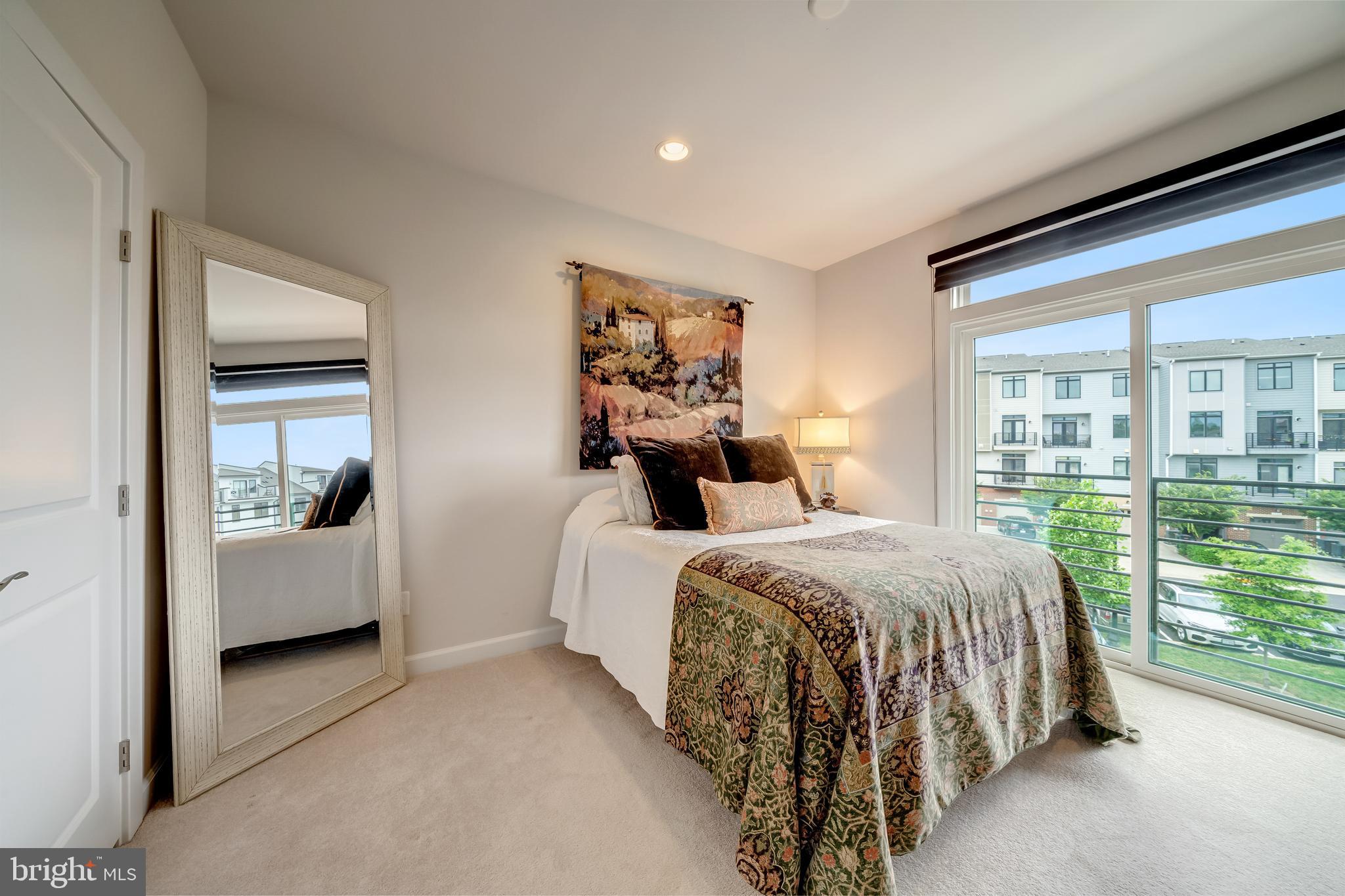 1521 RIBBON LIMESTONE TERRACE SE