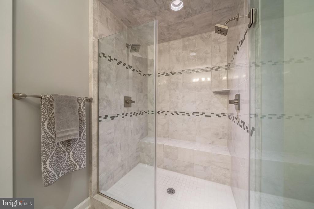 1521 RIBBON LIMESTONE TERRACE SE