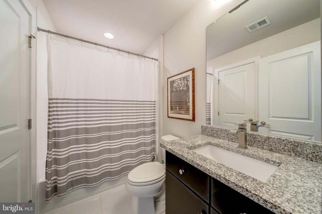 1521 RIBBON LIMESTONE TERRACE SE