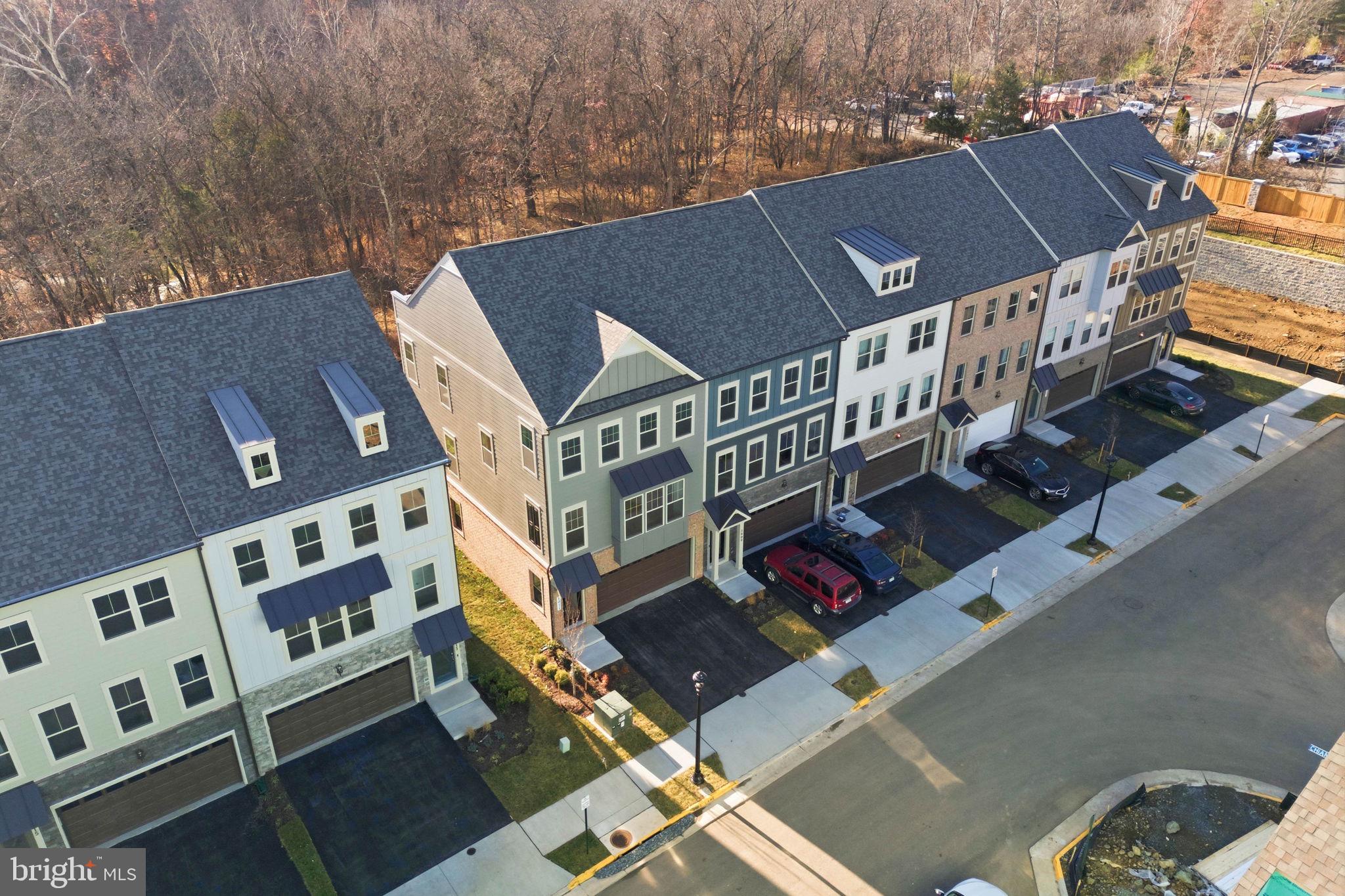 1017 VENIFENA TERRACE SE