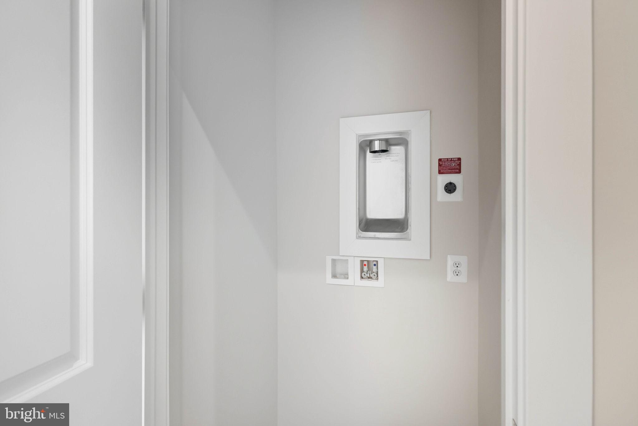 1017 VENIFENA TERRACE SE