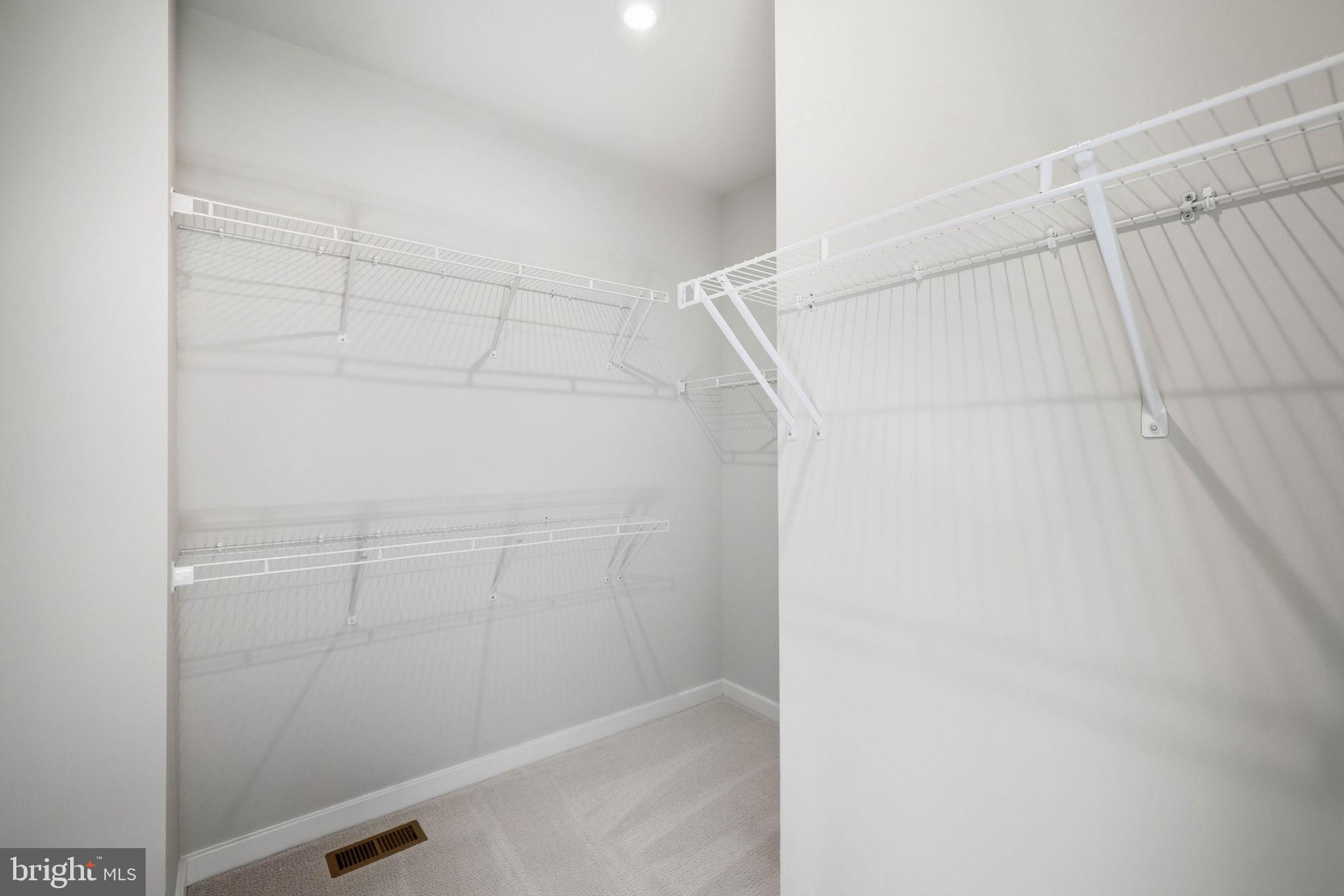 1017 VENIFENA TERRACE SE