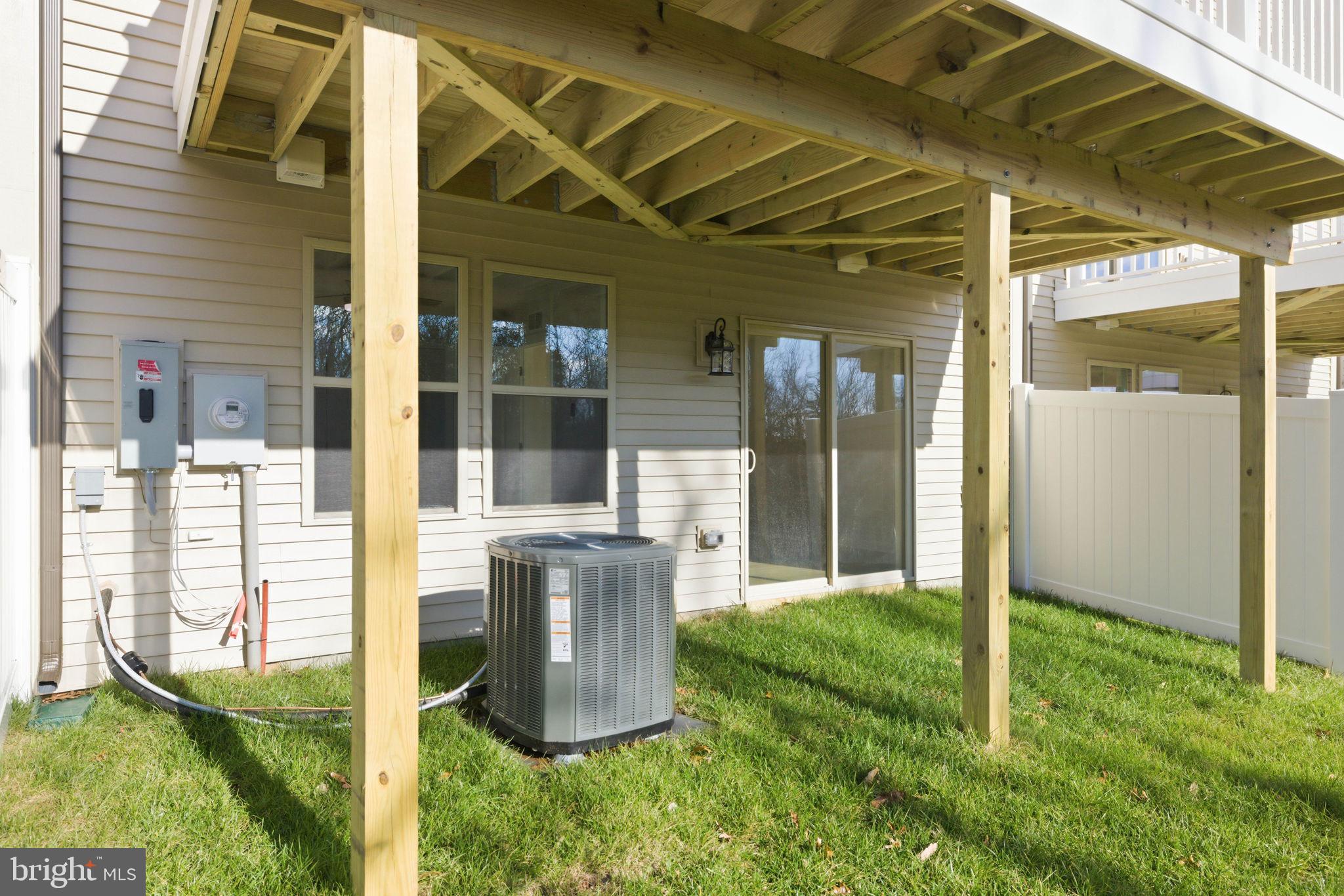 1017 VENIFENA TERRACE SE