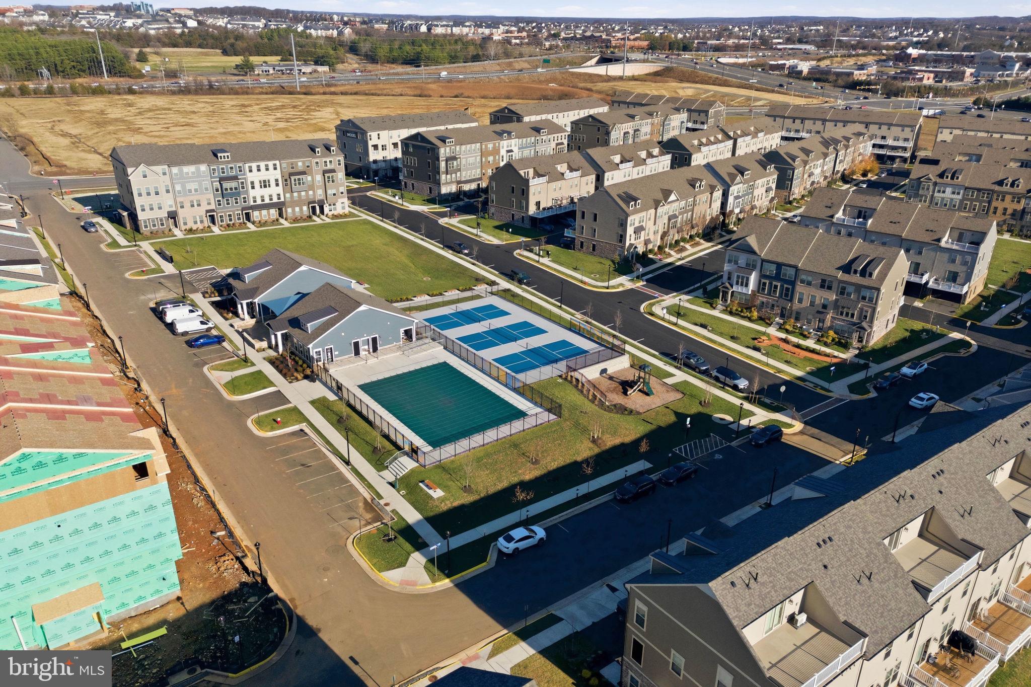 1017 VENIFENA TERRACE SE