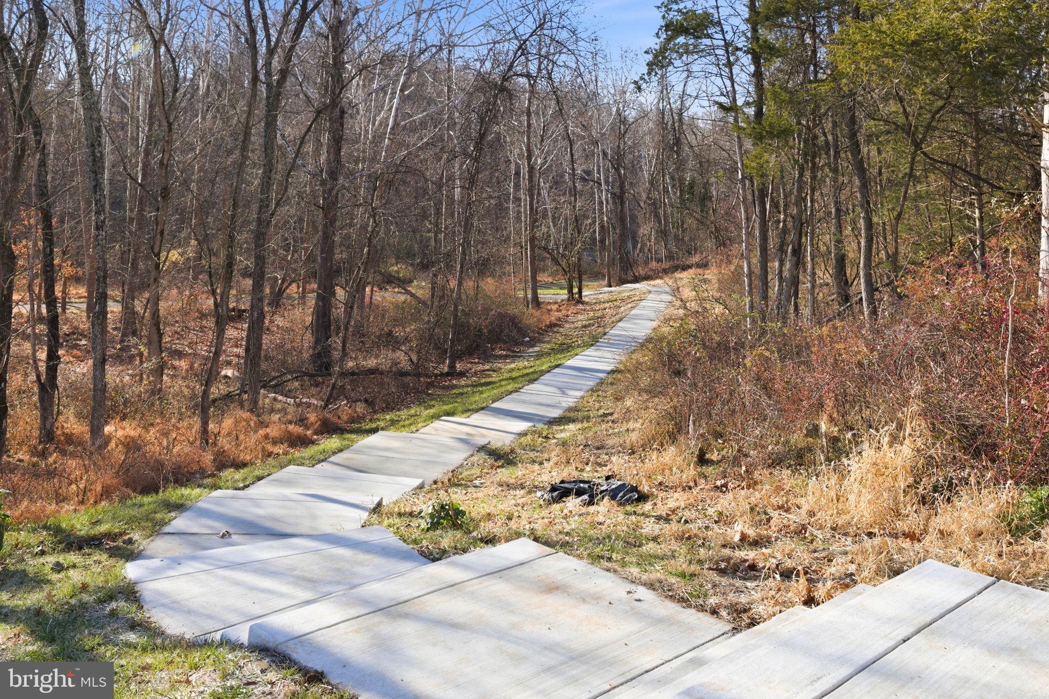 1017 VENIFENA TERRACE SE