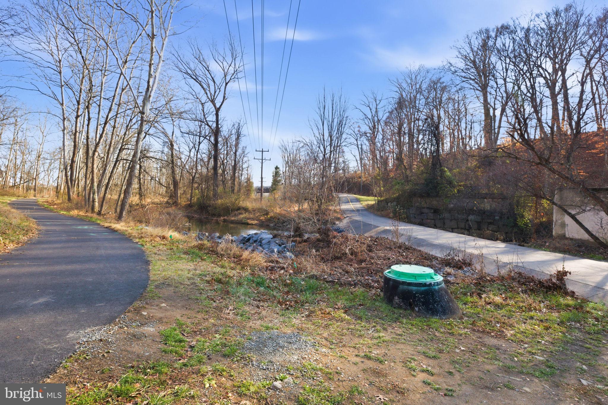 1017 VENIFENA TERRACE SE