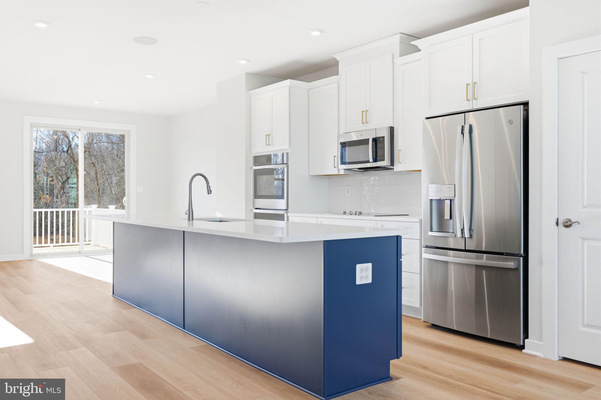 1017 VENIFENA TERRACE SE