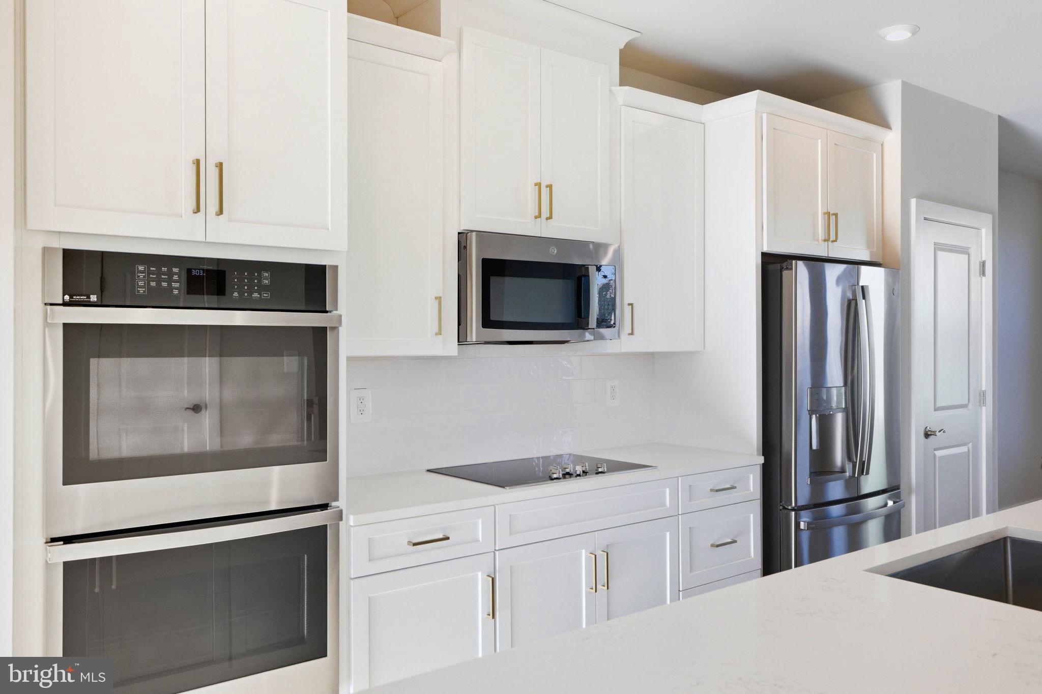 1017 VENIFENA TERRACE SE