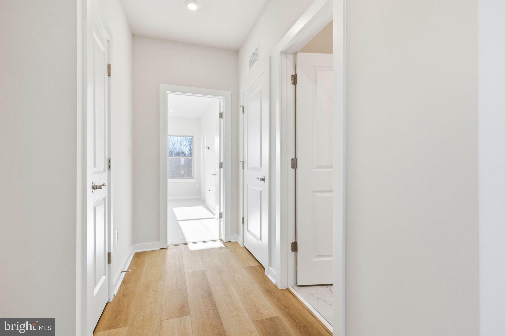 1017 VENIFENA TERRACE SE