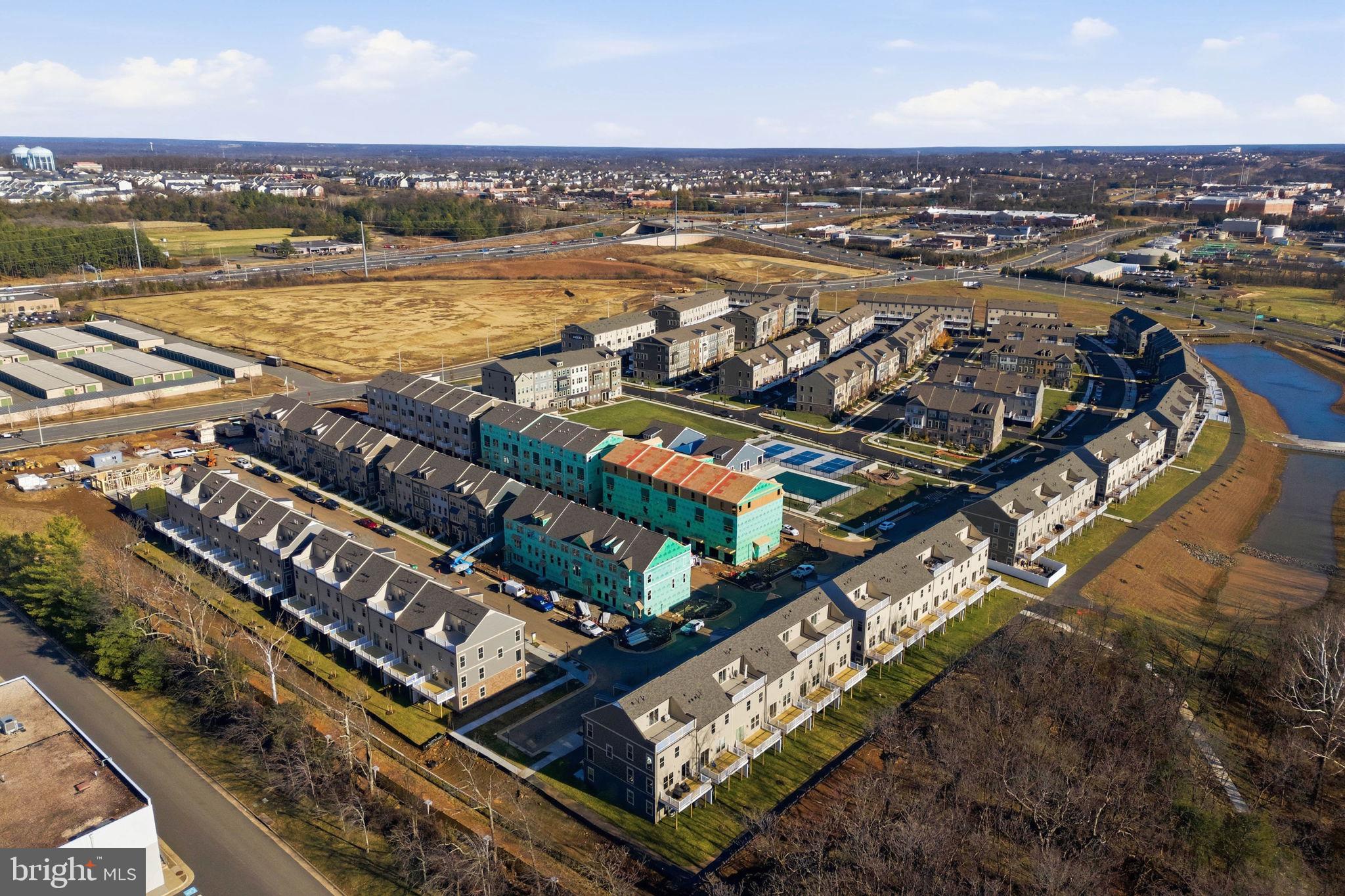 1017 VENIFENA TERRACE SE