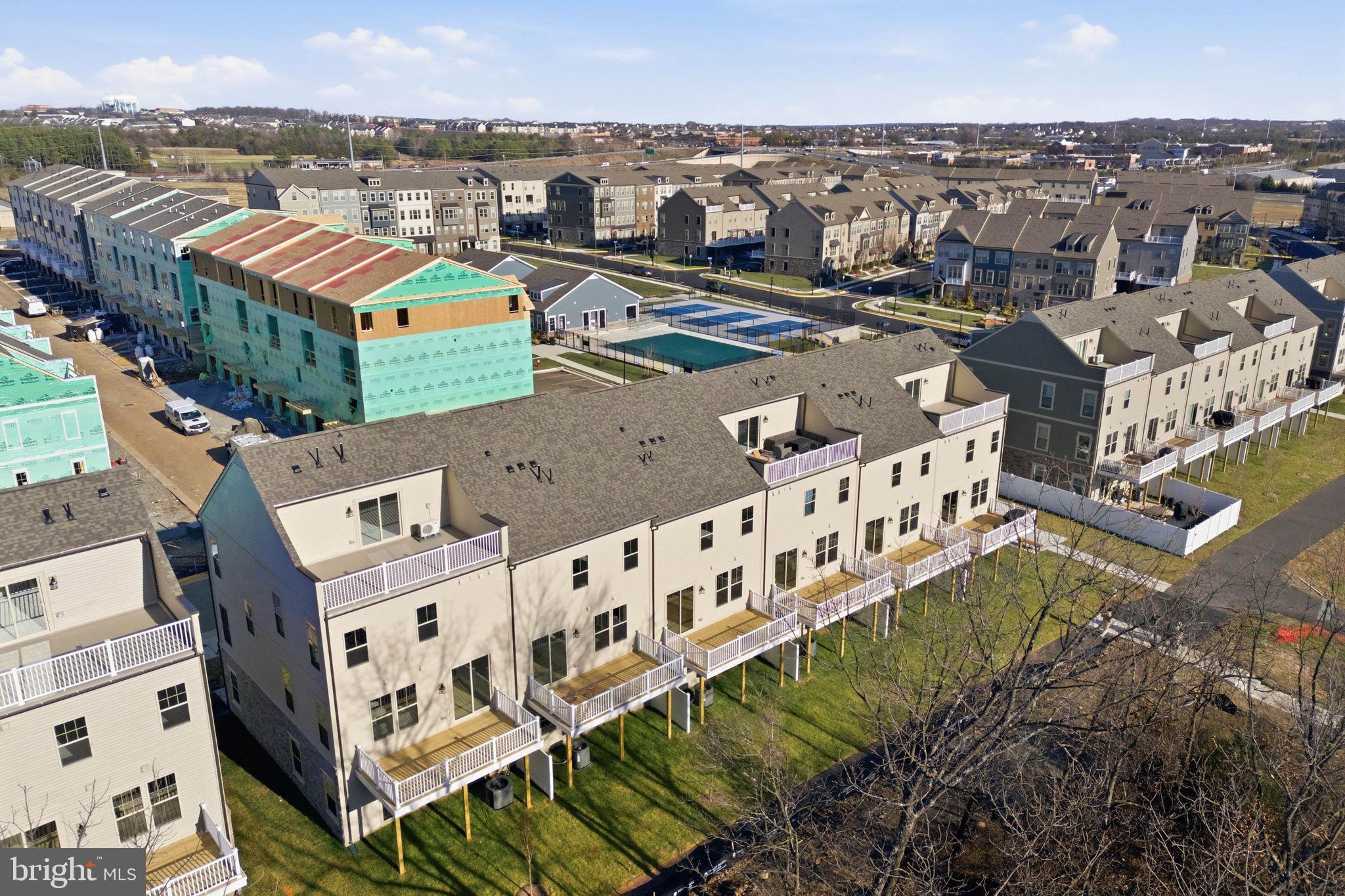 1017 VENIFENA TERRACE SE