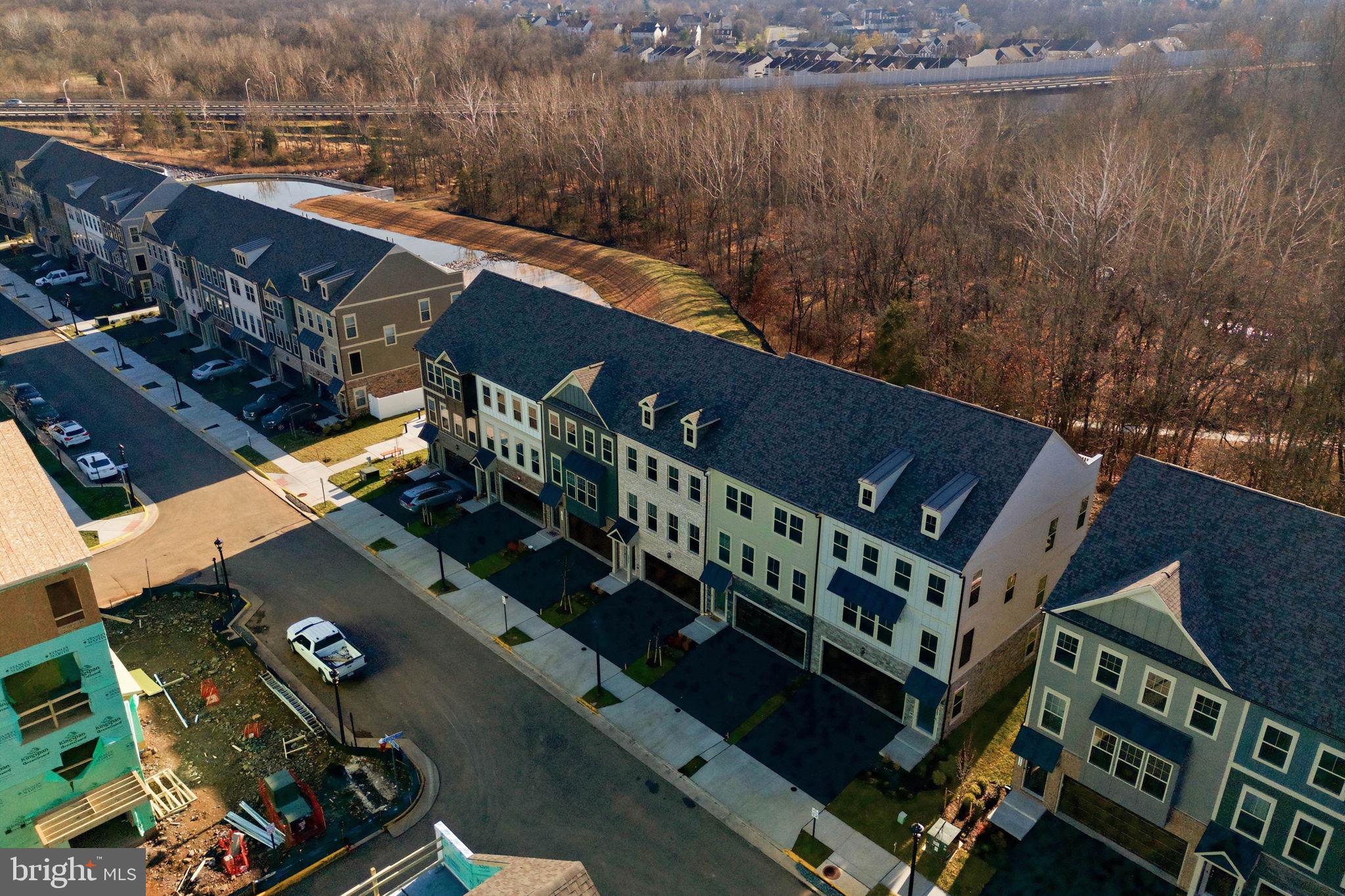 1017 VENIFENA TERRACE SE