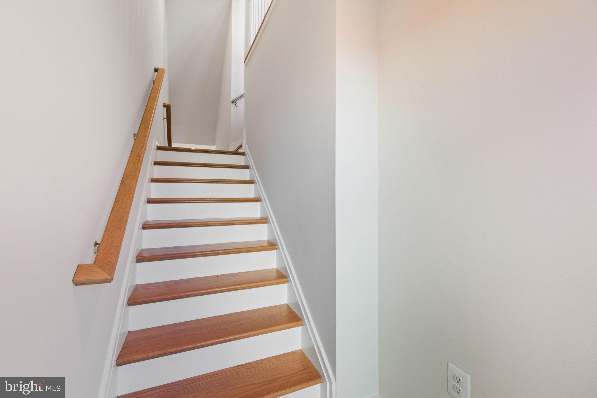 1017 VENIFENA TERRACE SE