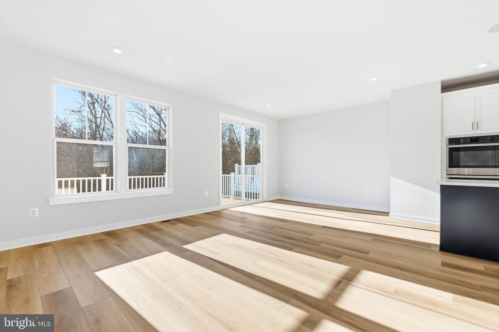 1017 VENIFENA TERRACE SE