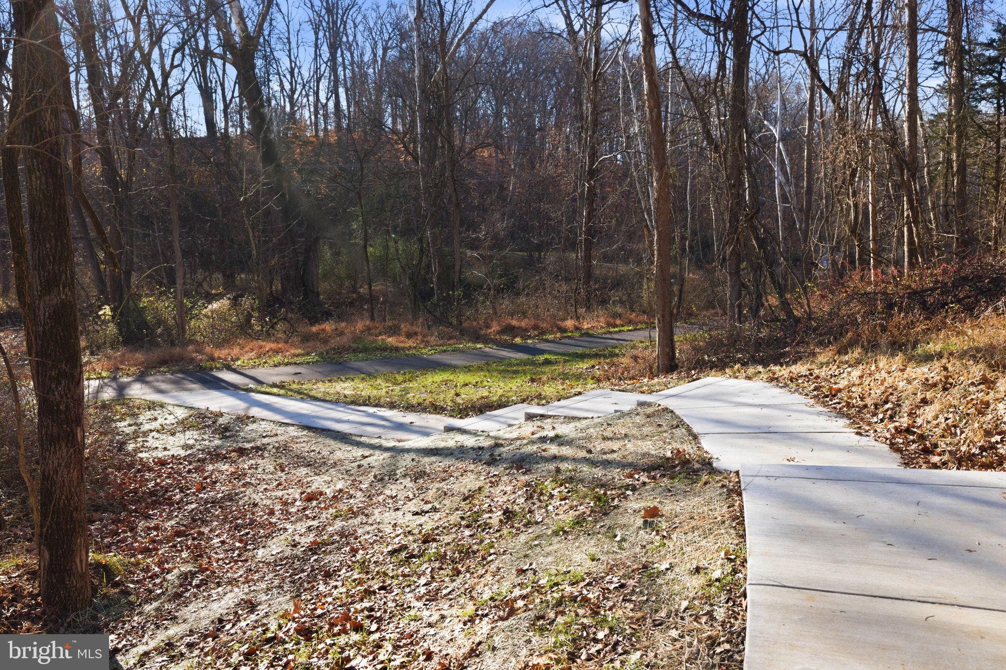 1017 VENIFENA TERRACE SE