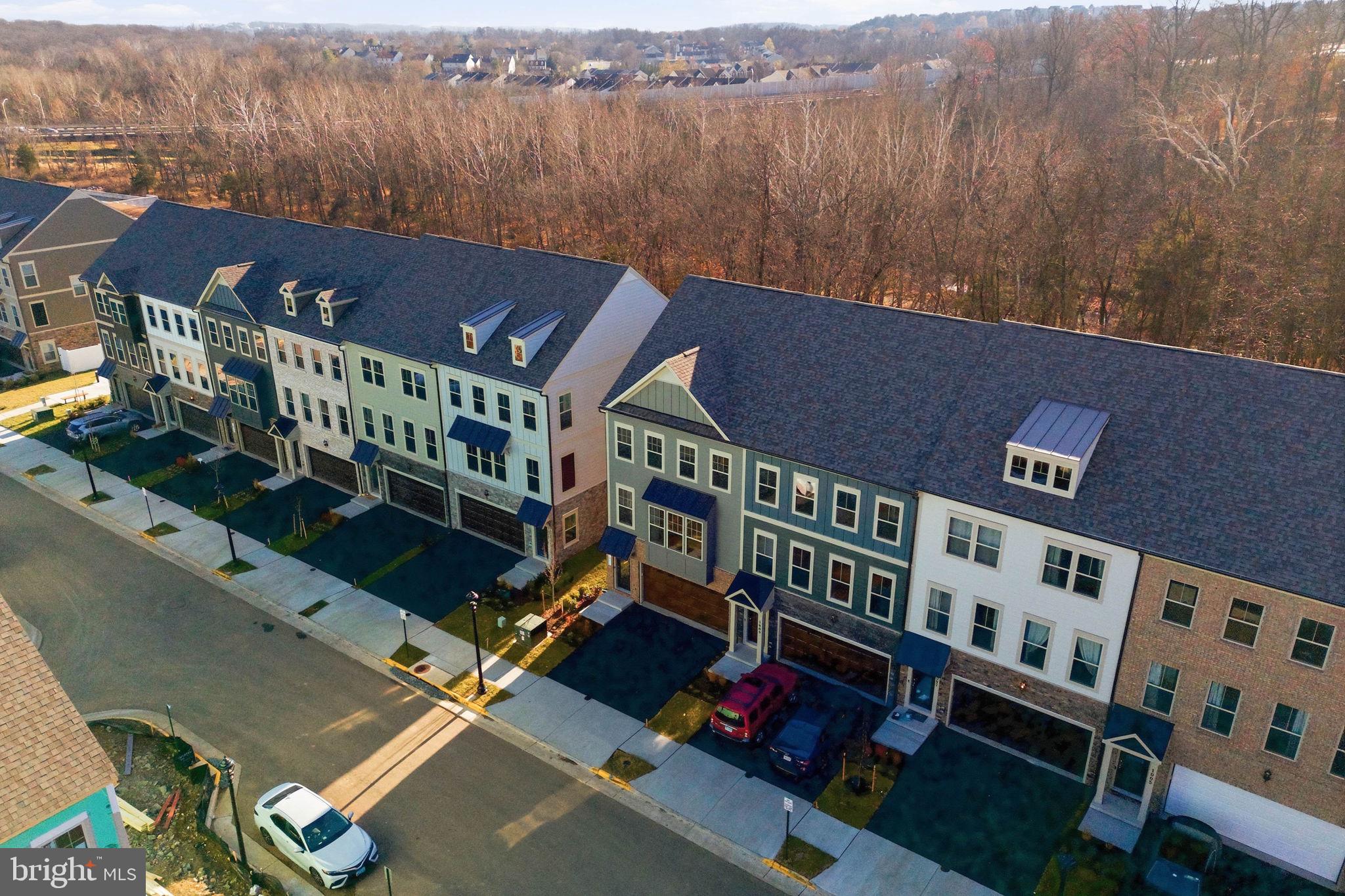 1017 VENIFENA TERRACE SE