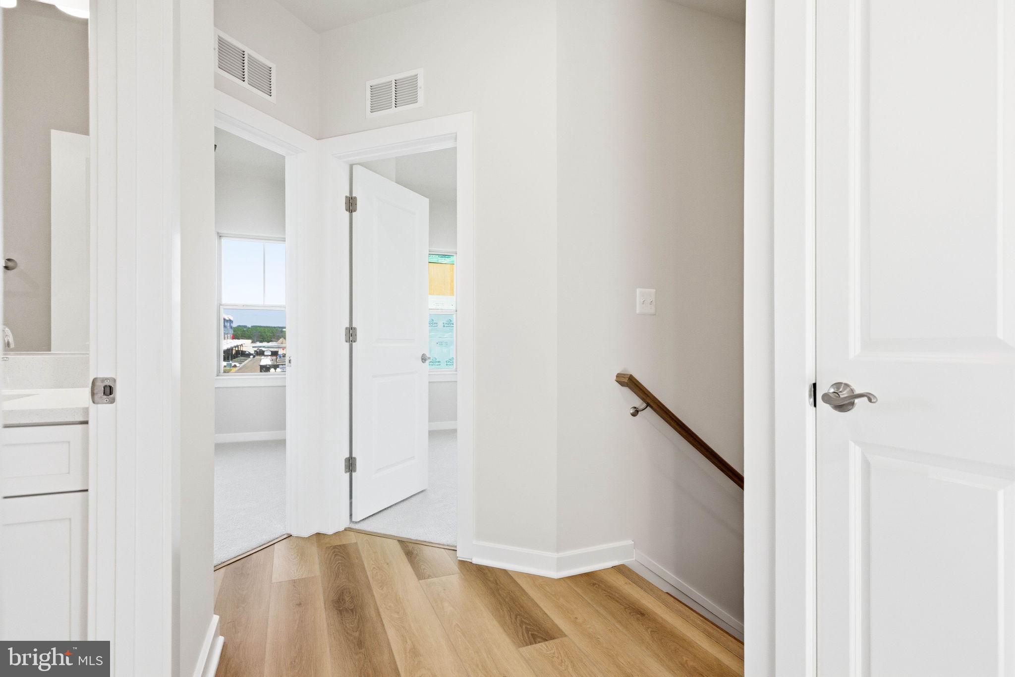 1017 VENIFENA TERRACE SE