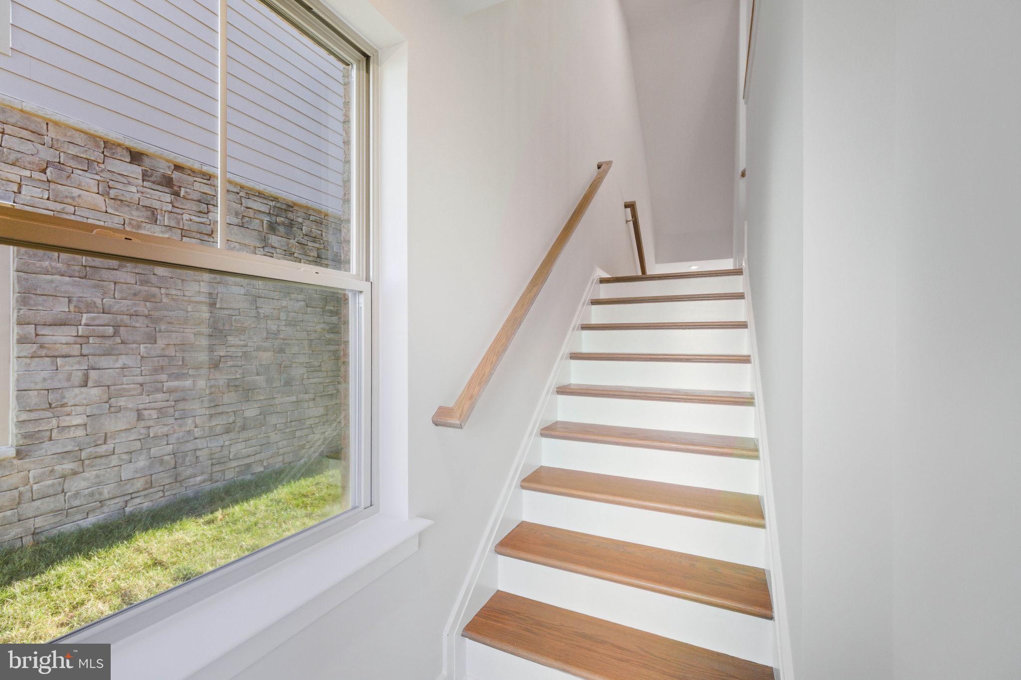 1011 VENIFENA TERRACE SE